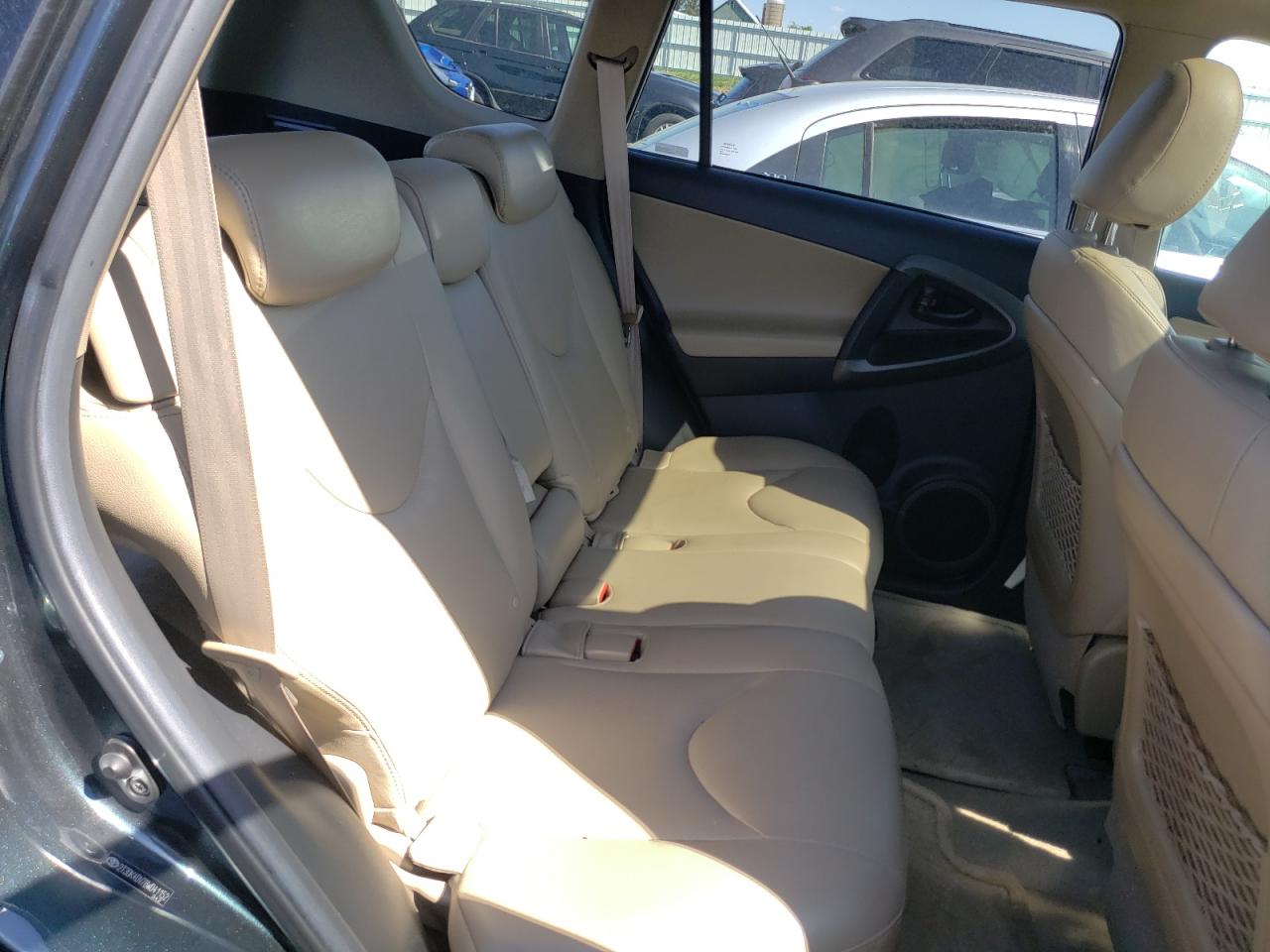 Photo 6 from auction – 2011 TOYOTA RAV4 LIMIT with VIN 2T3DK4DV7BW041152