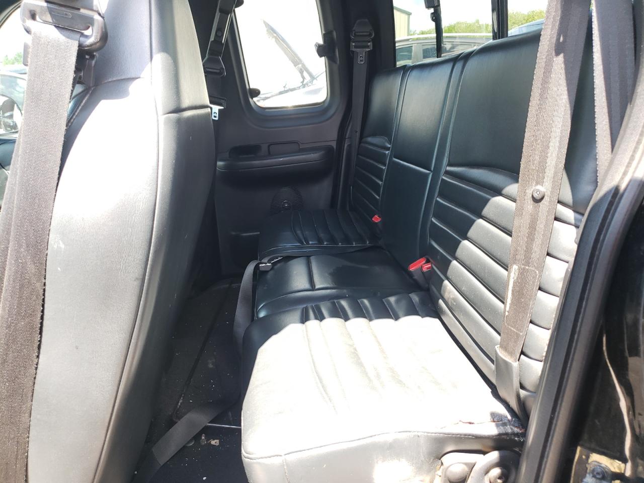 Photo 6 from auction – 2000 FORD F150 with VIN 2FTRX07L9YCA92846