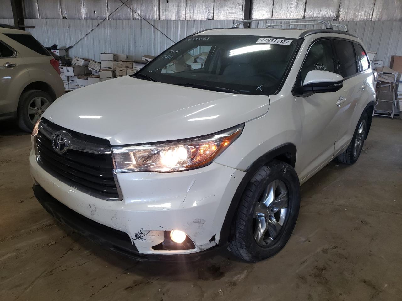 Photo 2 from auction – 2015 TOYOTA HIGHLANDER with VIN 5TDDKRFH7FS093926
