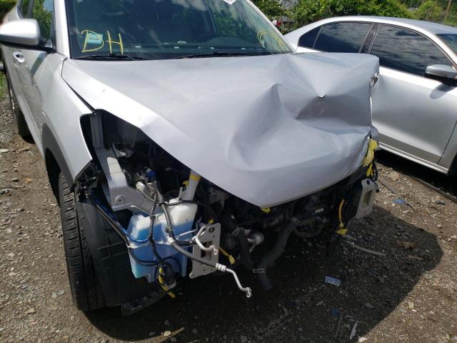 Photo 9 from auction – 2018 HYUNDAI TUCSON SE with VIN KM8J2CA40JU662880