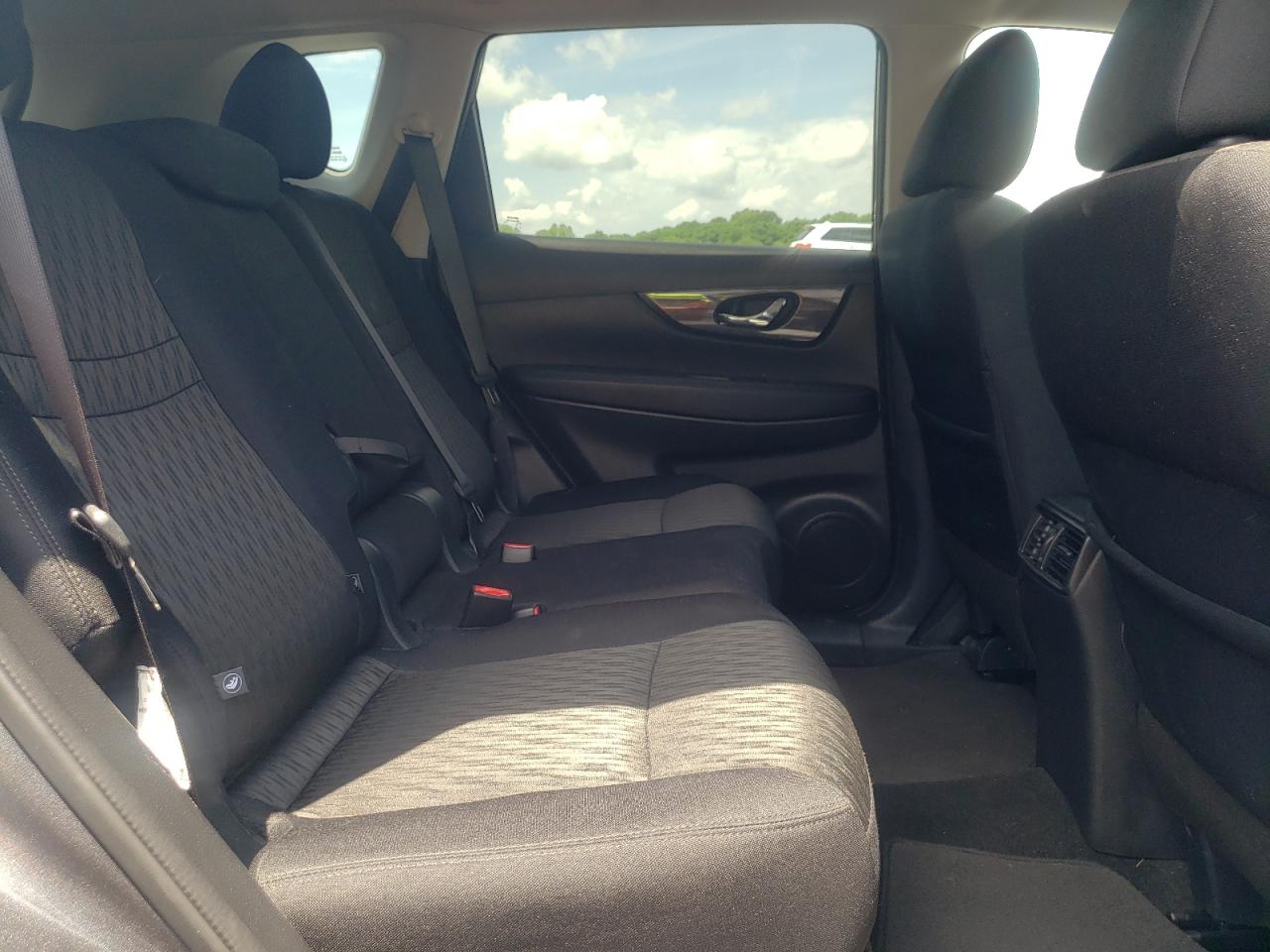 Photo 6 from auction – 2018 NISSAN ROGUE S with VIN 5N1AT2MT6JC813317