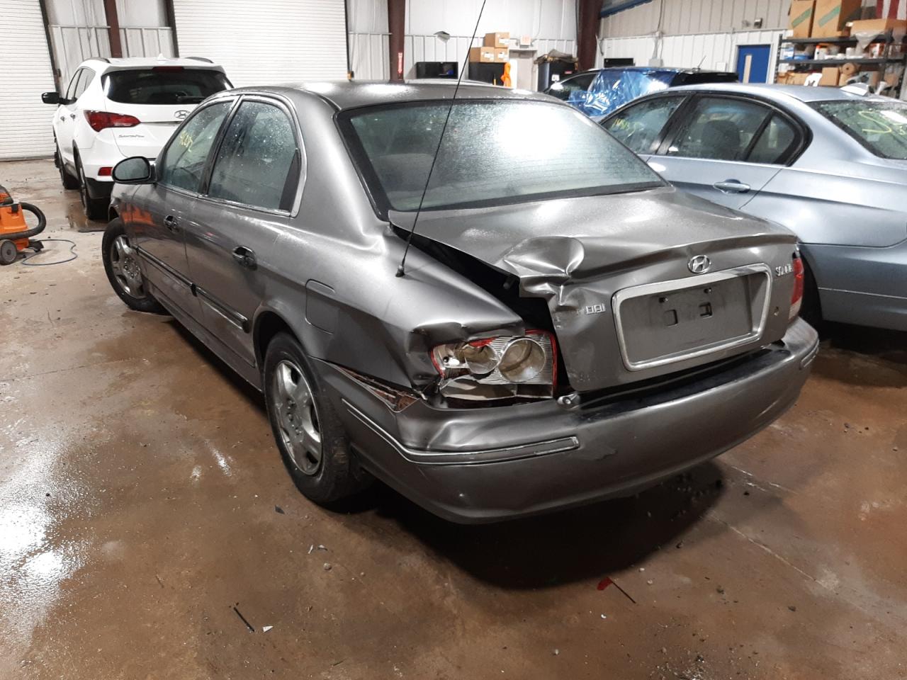 Photo 3 from auction – 2002 HYUNDAI SONATA GL with VIN KMHWF25S42A576441