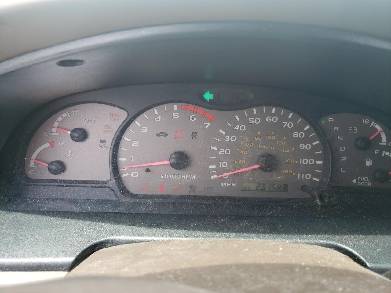Photo 8 from auction – 2002 TOYOTA SEQUOIA SR with VIN 5TDZT34A82S136475