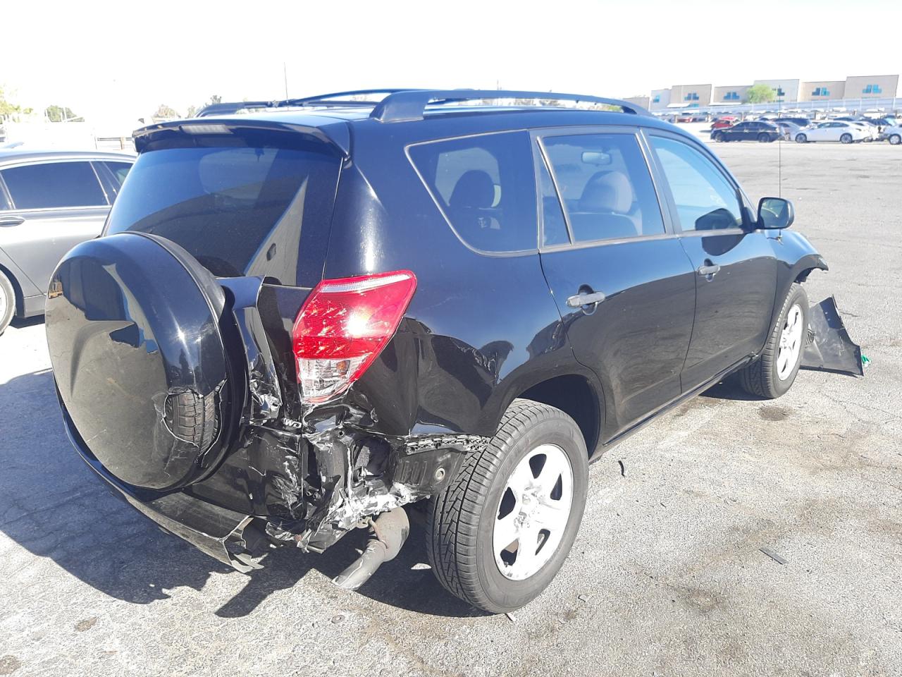 Photo 4 from auction – 2006 TOYOTA RAV4 with VIN JTMBD33V066003959