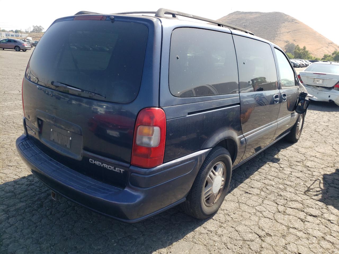 Photo 4 from auction – 2000 CHEVROLET VENTURE LU with VIN 1GNDX13E6YD322762