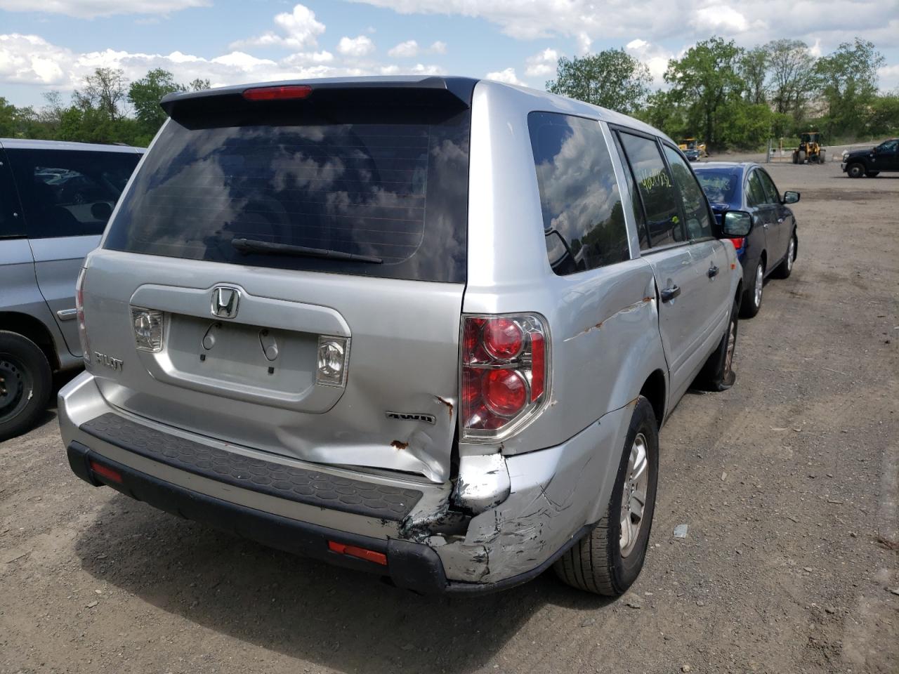 Photo 4 from auction – 2007 HONDA PILOT LX with VIN 5FNYF18117B021472