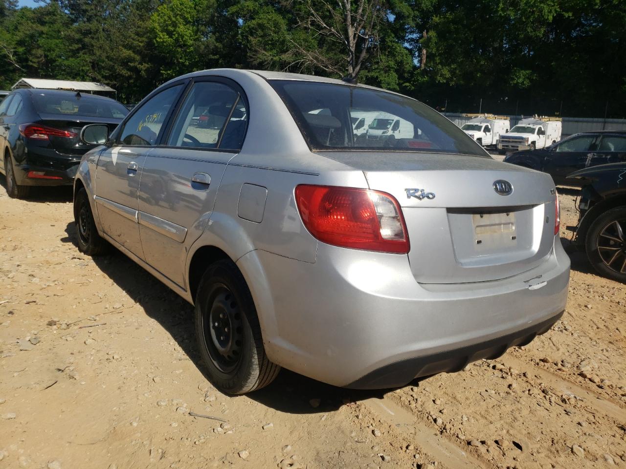 Photo 3 from auction – 2011 KIA RIO BASE with VIN KNADH4A30B6738176