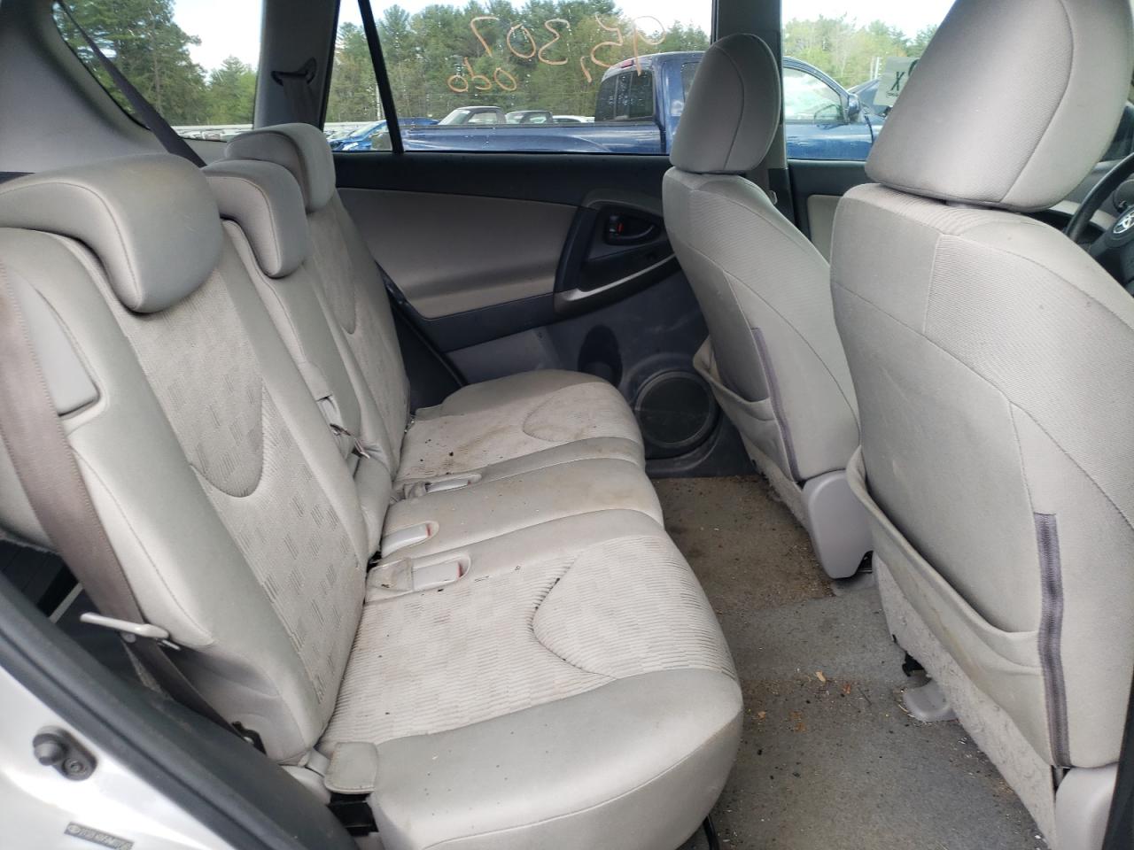 Photo 6 from auction – 2010 TOYOTA RAV4 with VIN 2T3ZF4DV5AW027565