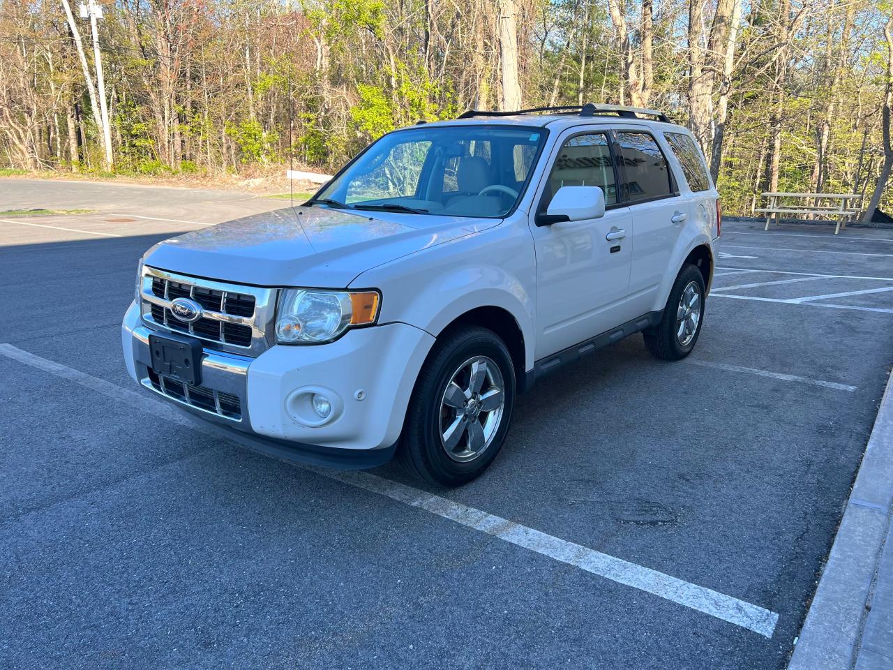 Photo 2 from auction – 2012 FORD ESCAPE LIM with VIN 1FMCU9E7XCKA26413