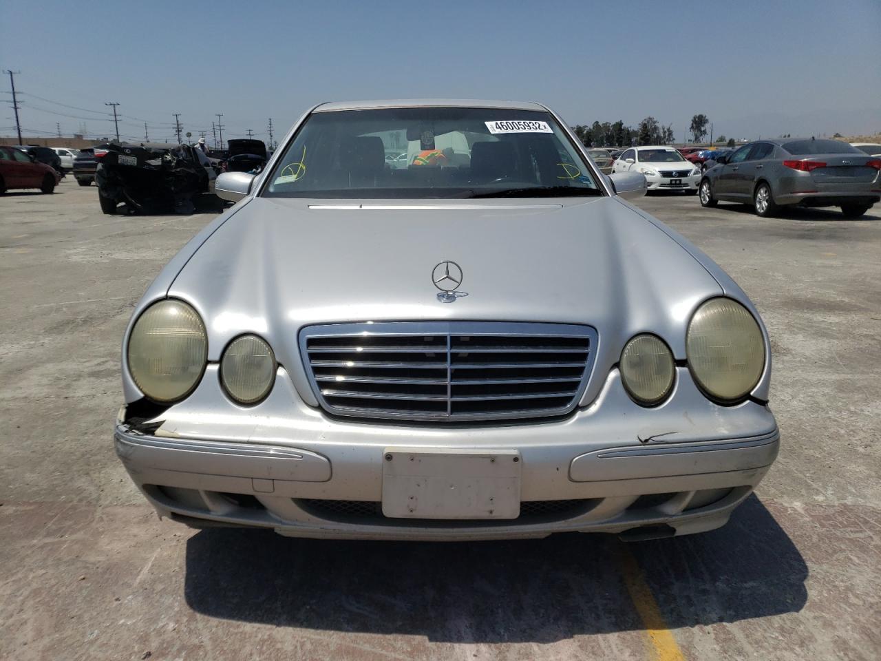 Photo 9 from auction – 2001 MERCEDES-BENZ E 320 with VIN WDBJF65J81B305001