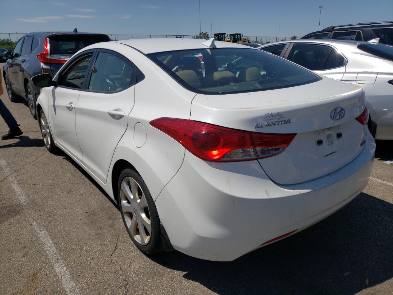 Photo 3 from auction – 2012 HYUNDAI ELANTRA GL with VIN 5NPDH4AEXCH125252