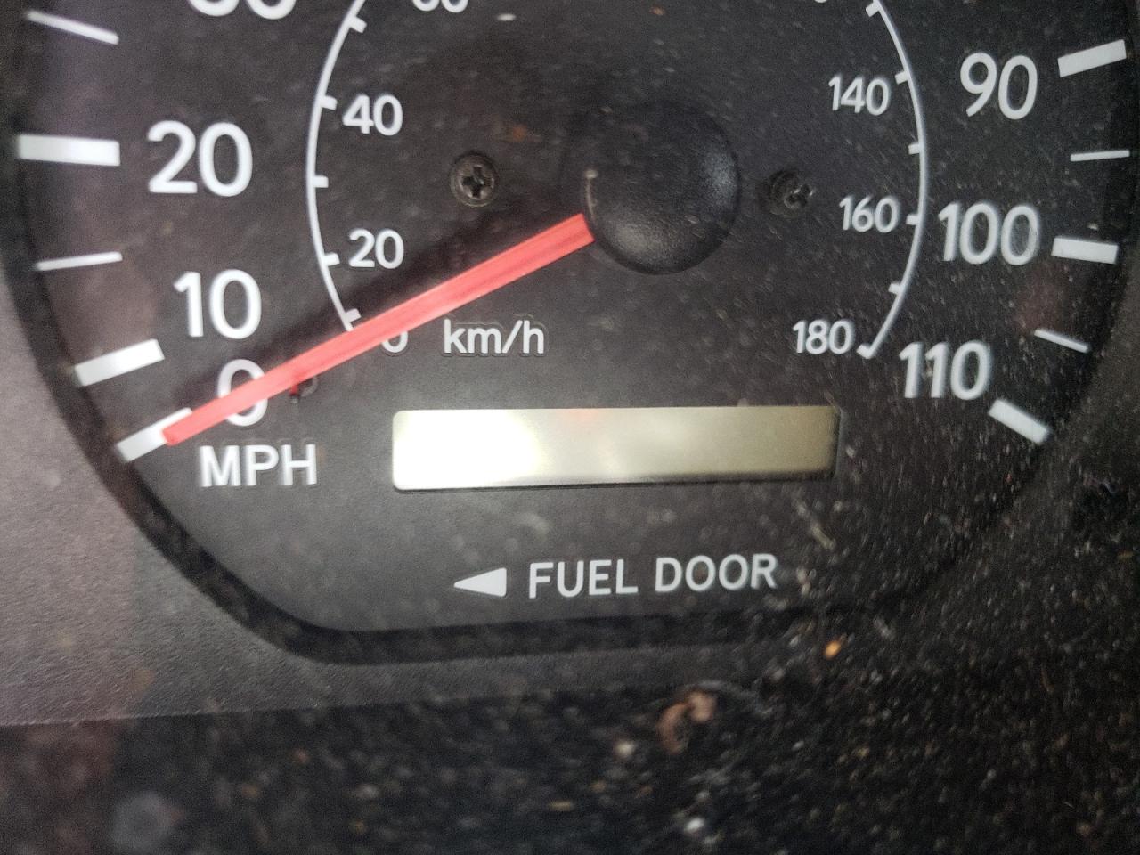 Photo 8 from auction – 2000 TOYOTA SIENNA LE with VIN 4T3ZF13C0YU306432