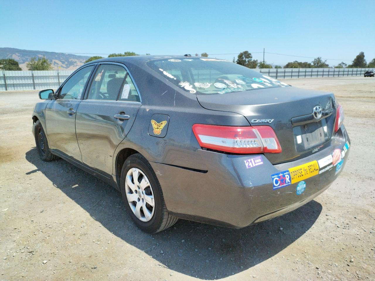 Photo 3 from auction – 2010 TOYOTA CAMRY BASE with VIN 4T4BF3EK7AR022575
