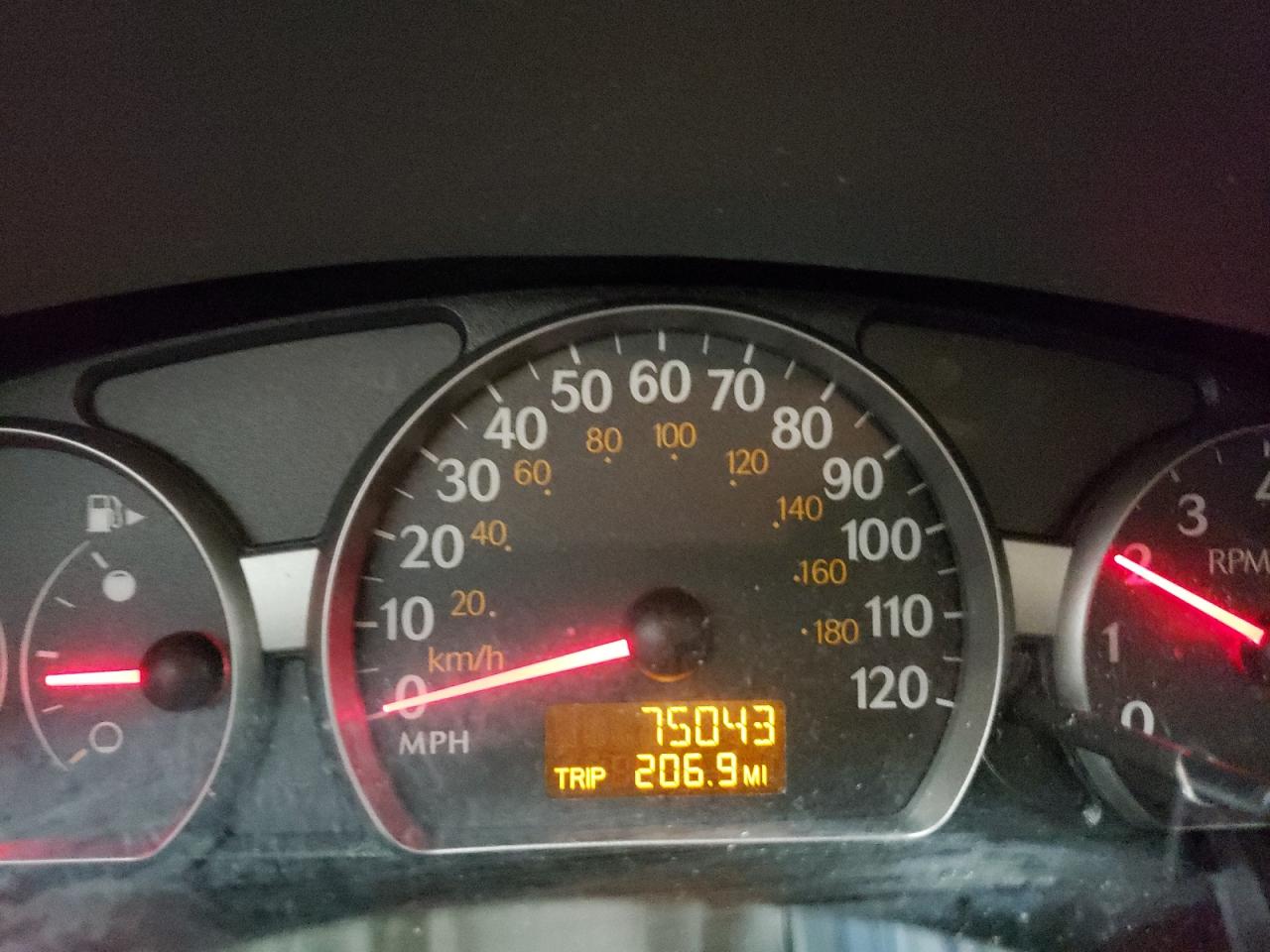 Photo 8 from auction – 2004 SATURN ION LEVEL with VIN 1G8AJ52F14Z144426