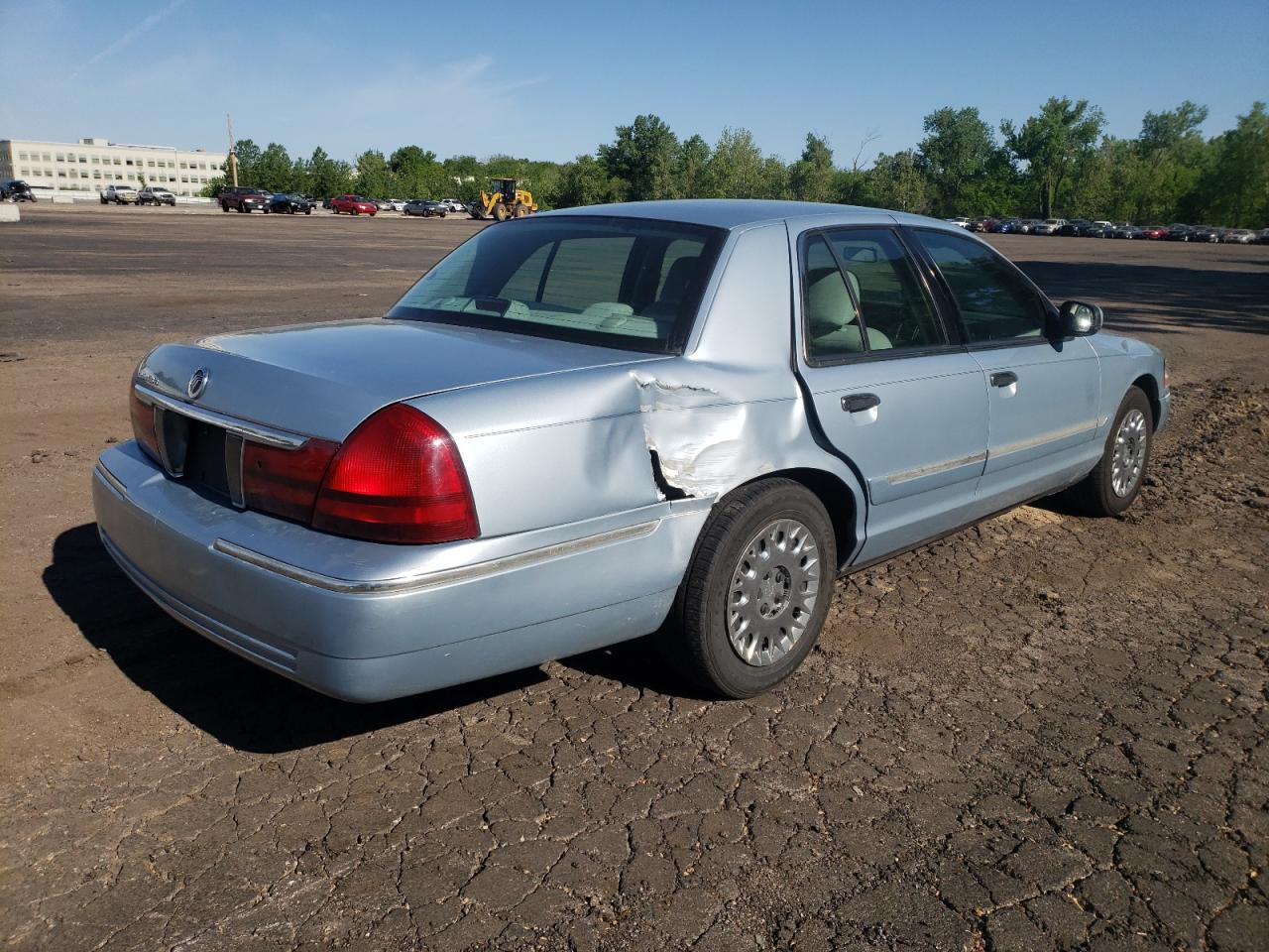 Photo 4 from auction – 2003 MERCURY GRAND MARQ with VIN 2MEFM74W83X611081