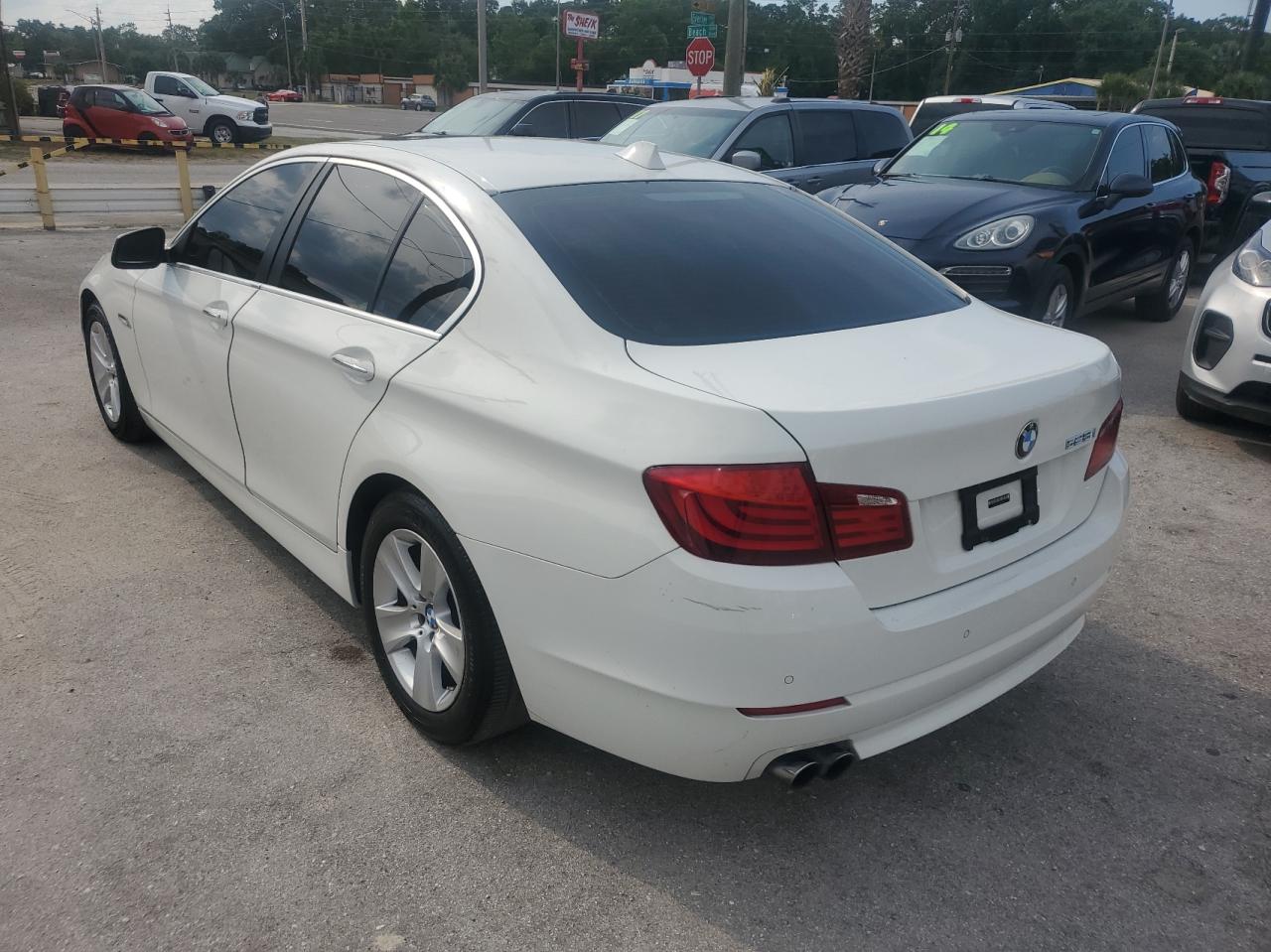 Photo 3 from auction – 2011 BMW 528 I with VIN WBAFR1C57BC748823