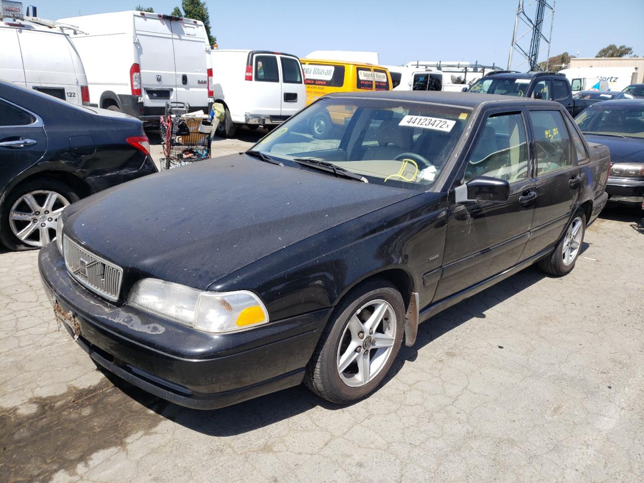 Photo 2 from auction – 1998 VOLVO S70 with VIN YV1LS5578W2542206