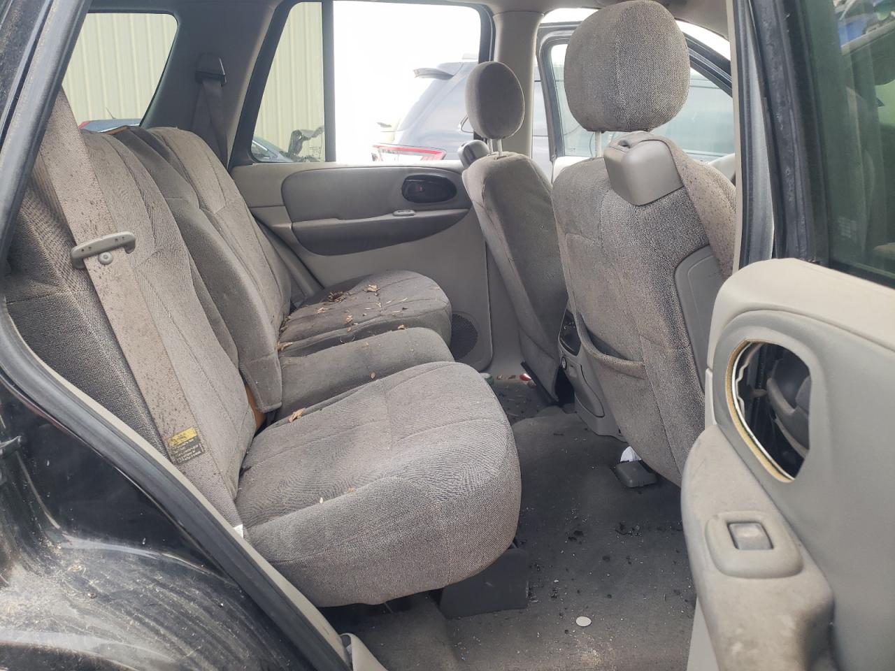 Photo 6 from auction – 2004 CHEVROLET TRAILBLAZE with VIN 1GNDS13S242143872