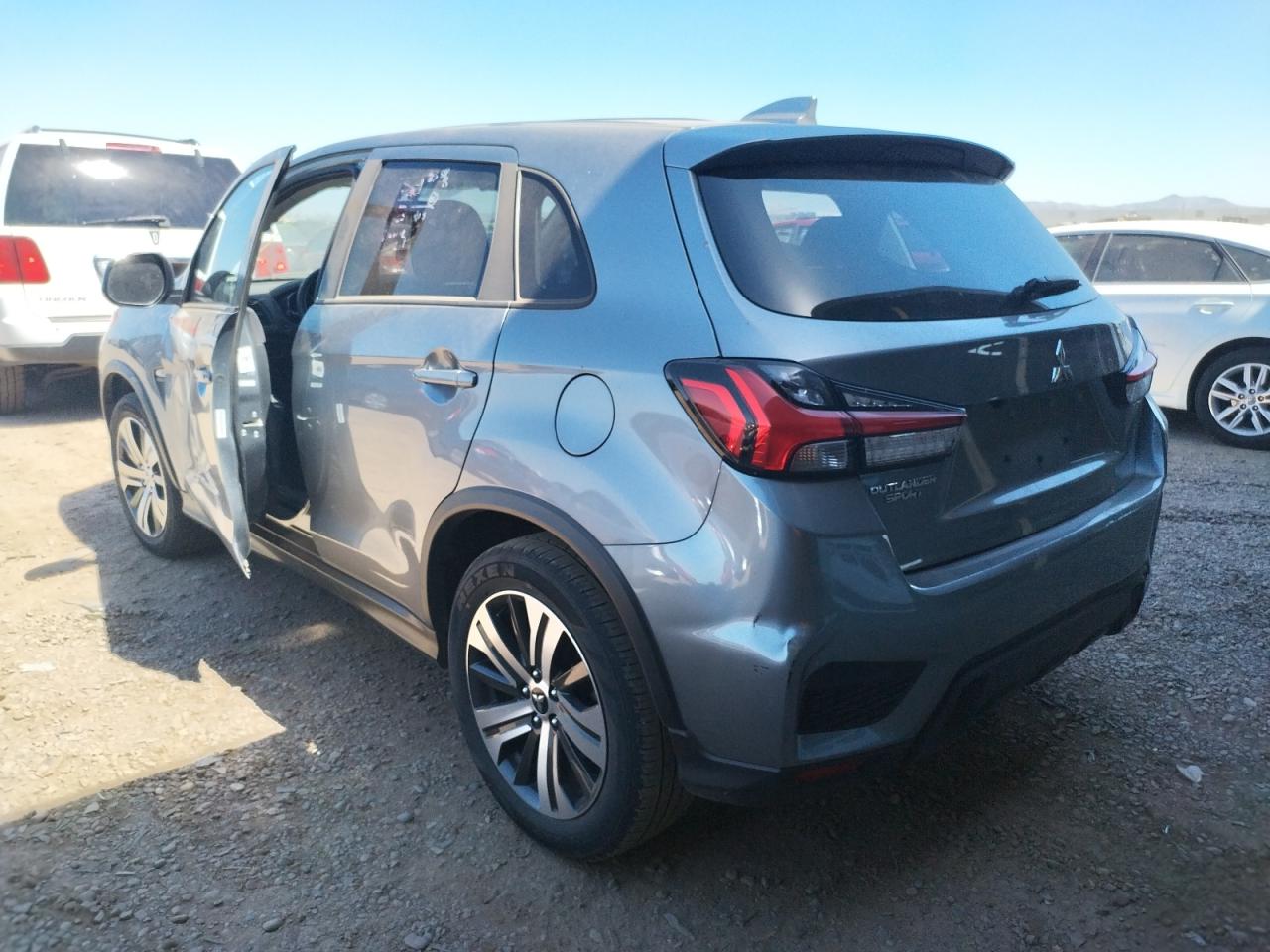 Photo 3 from auction – 2020 MITSUBISHI OUTLANDER with VIN JA4AP3AU0LU016791