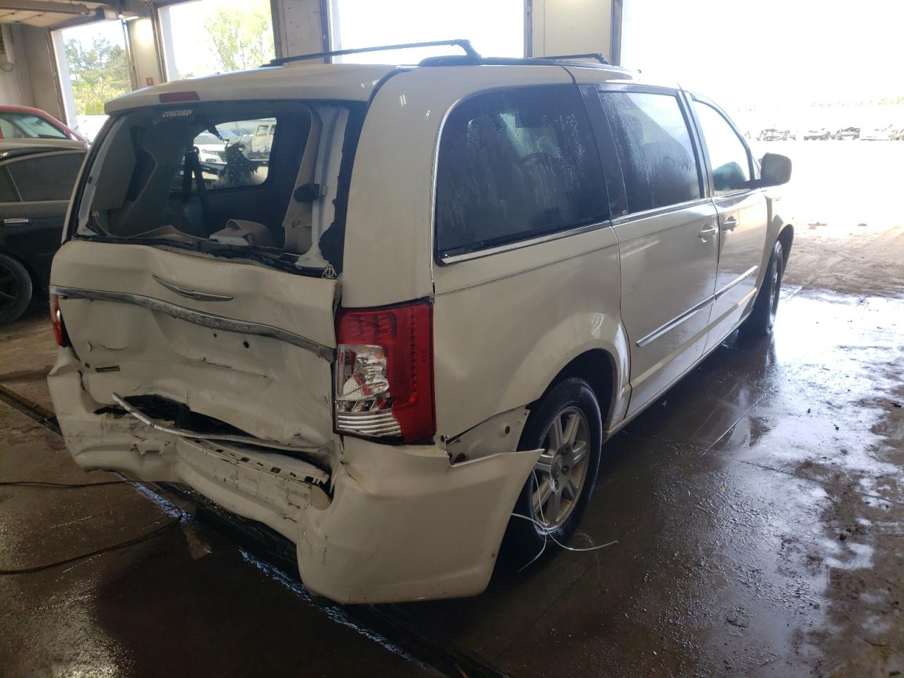 Photo 17 from auction – 2013 CHRYSLER TOWN & COU with VIN 2C4RC1BGXDR583218