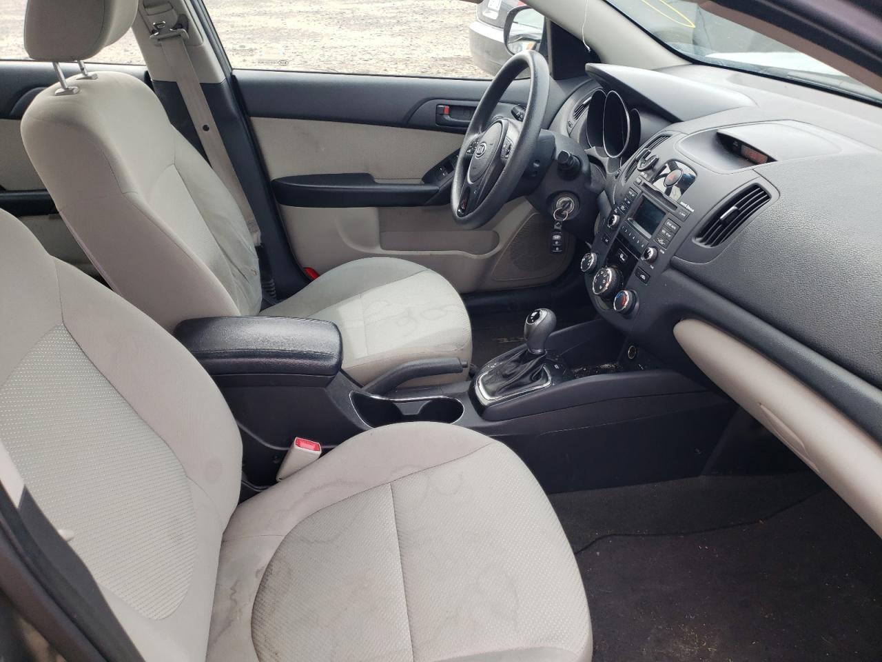 Photo 17 from auction – 2012 KIA FORTE EX with VIN KNAFU4A29C5569651