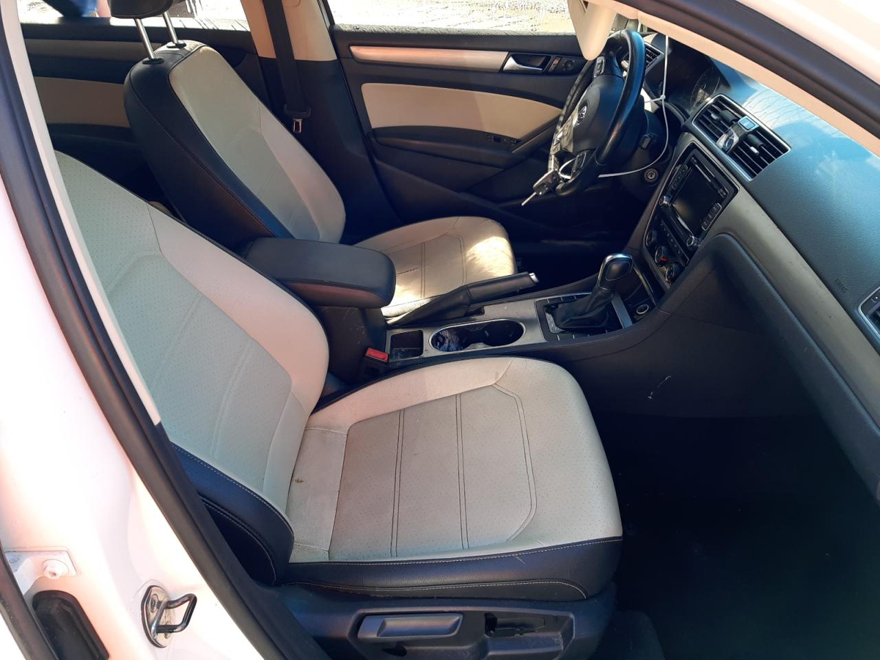 Photo 5 from auction – 2014 VOLKSWAGEN PASSAT SE with VIN 1VWBT7A36EC080618
