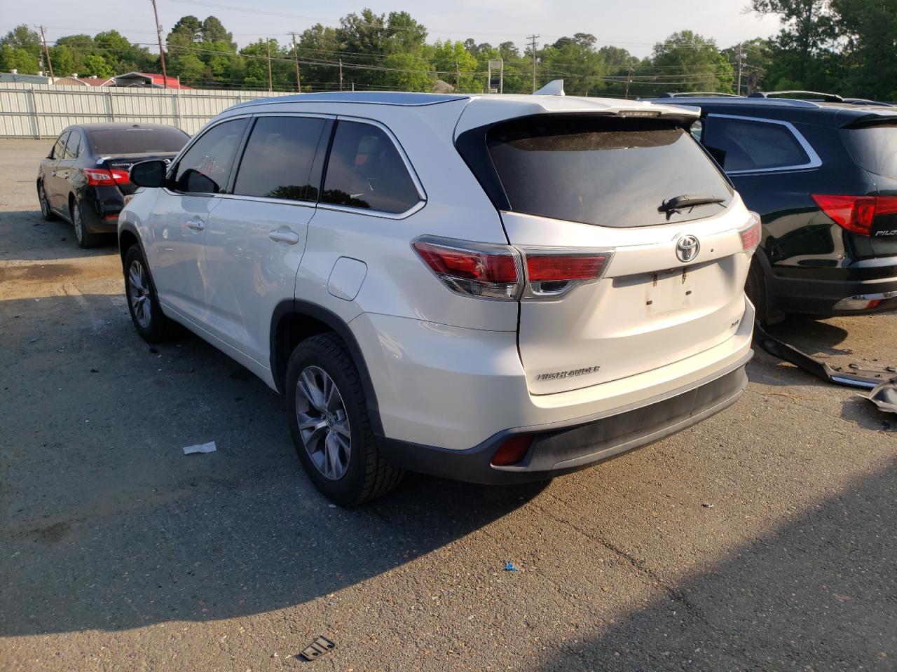 Photo 3 from auction – 2015 TOYOTA HIGHLANDER with VIN 5TDKKRFH3FS094188