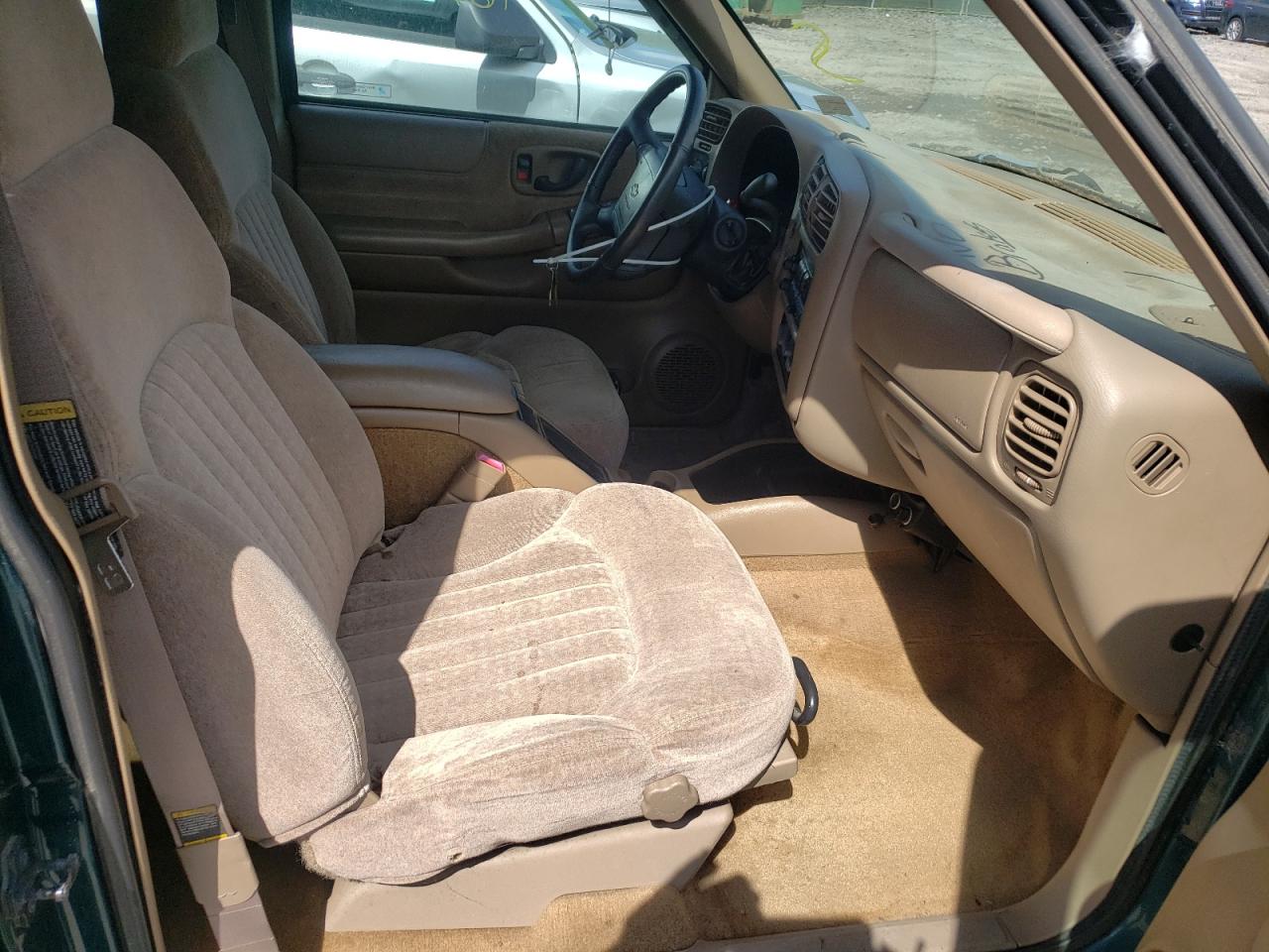 Photo 5 from auction – 1998 CHEVROLET TRAILBLAZE with VIN 1GNDT13W2W2242016