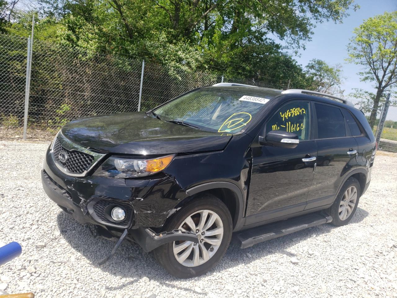 Photo 2 from auction – 2011 KIA SORENTO EX with VIN 5XYKU3A10BG026178