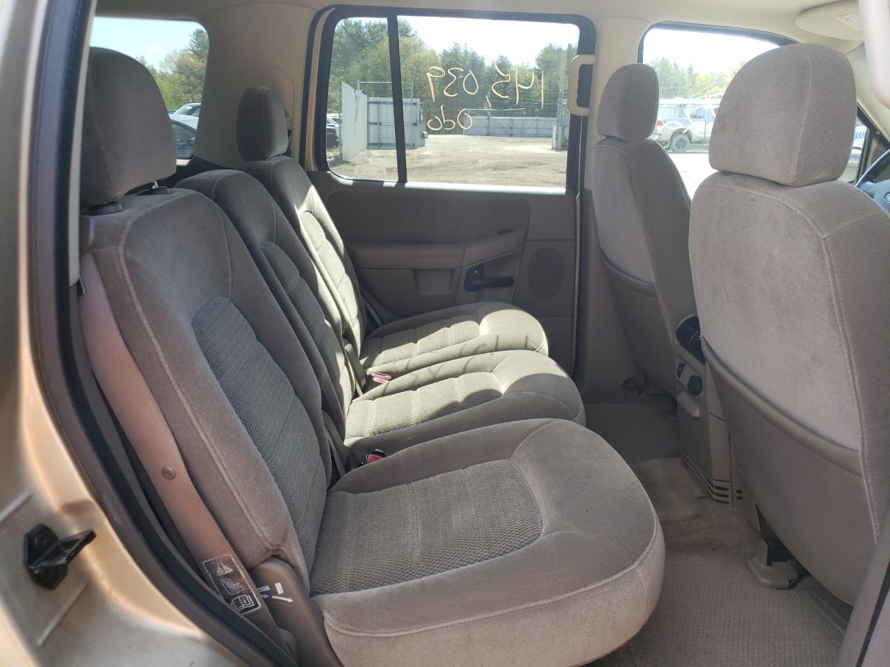 Photo 6 from auction – 2002 FORD EXPLORER X with VIN 1FMZU73E52UC55374