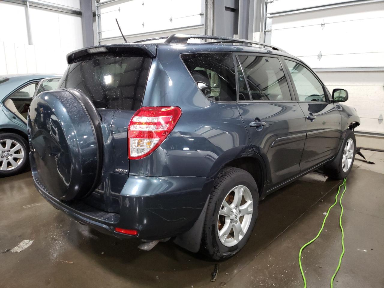 Photo 4 from auction – 2011 TOYOTA RAV4 with VIN 2T3BF4DV0BW158437