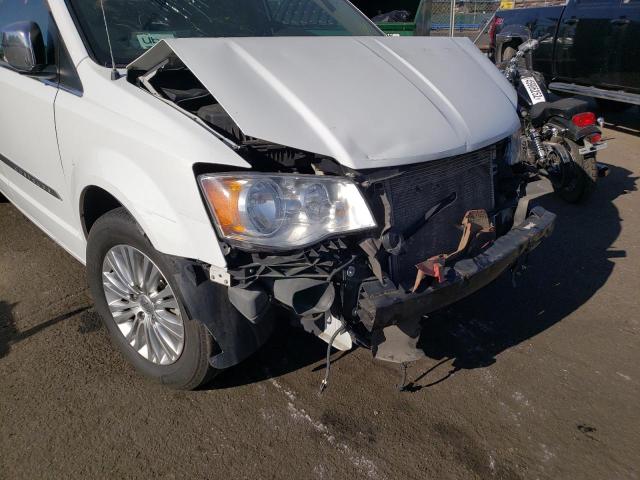 Photo 9 from auction – 2015 CHRYSLER TOWN & COU with VIN 2C4RC1CG9FR676426