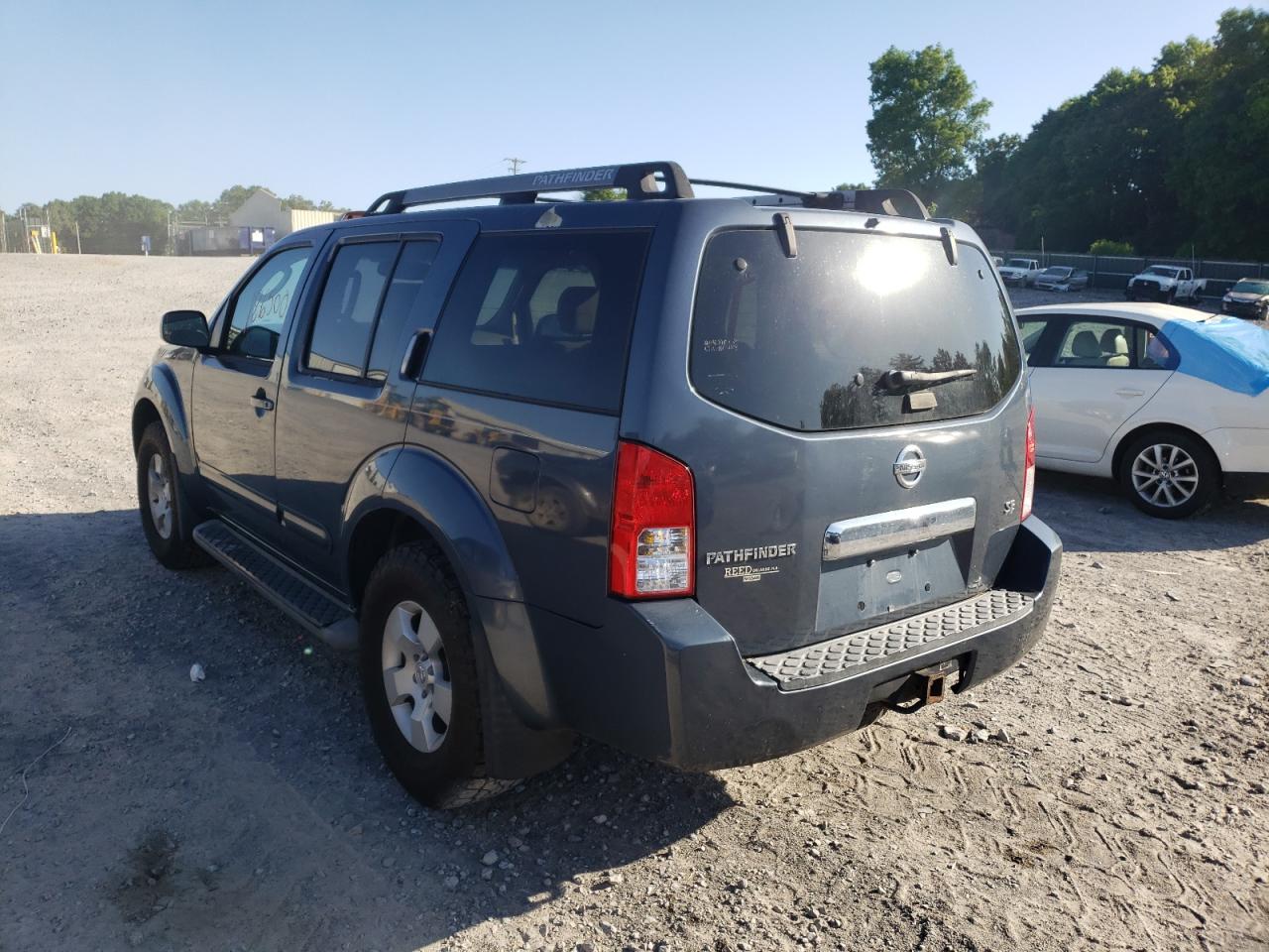 Photo 3 from auction – 2005 NISSAN PATHFINDER with VIN 5N1AR18W95C748580