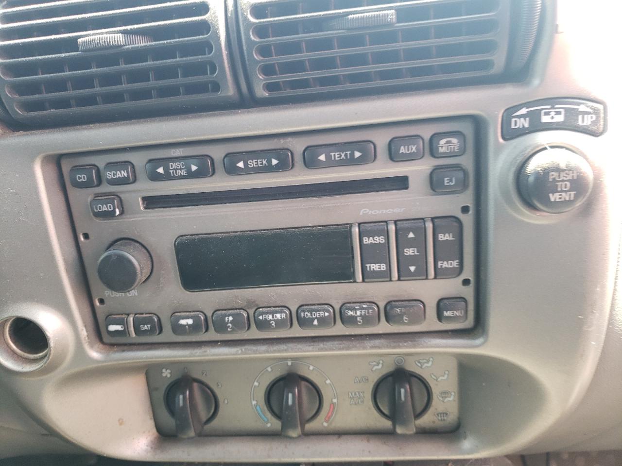 Photo 9 from auction – 2005 FORD EXPLORER S with VIN 1FMZU67K85UB77767