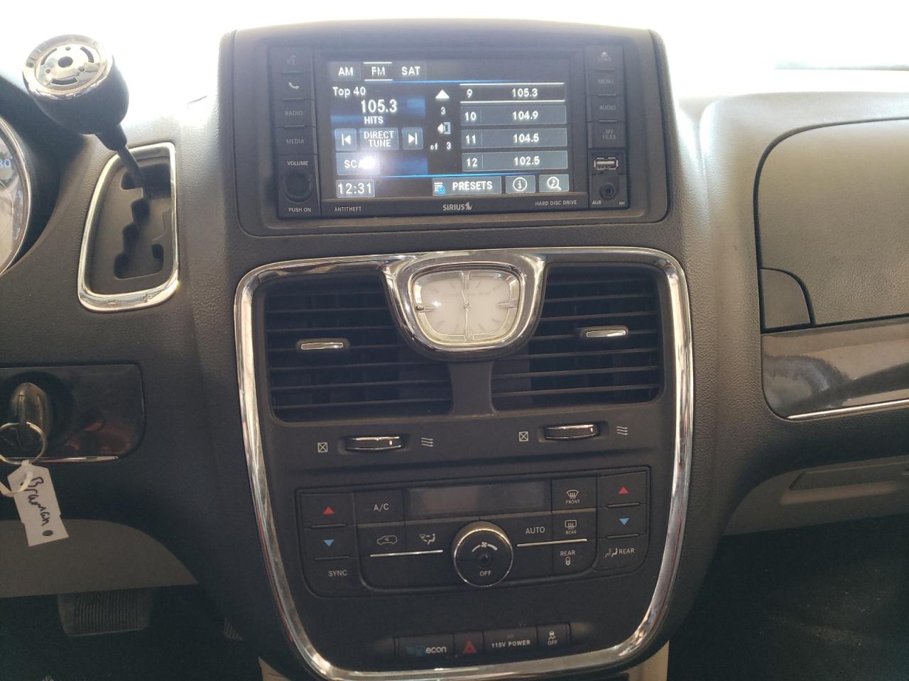 Photo 9 from auction – 2015 CHRYSLER TOWN & COU with VIN 2C4RC1BG6FR739919