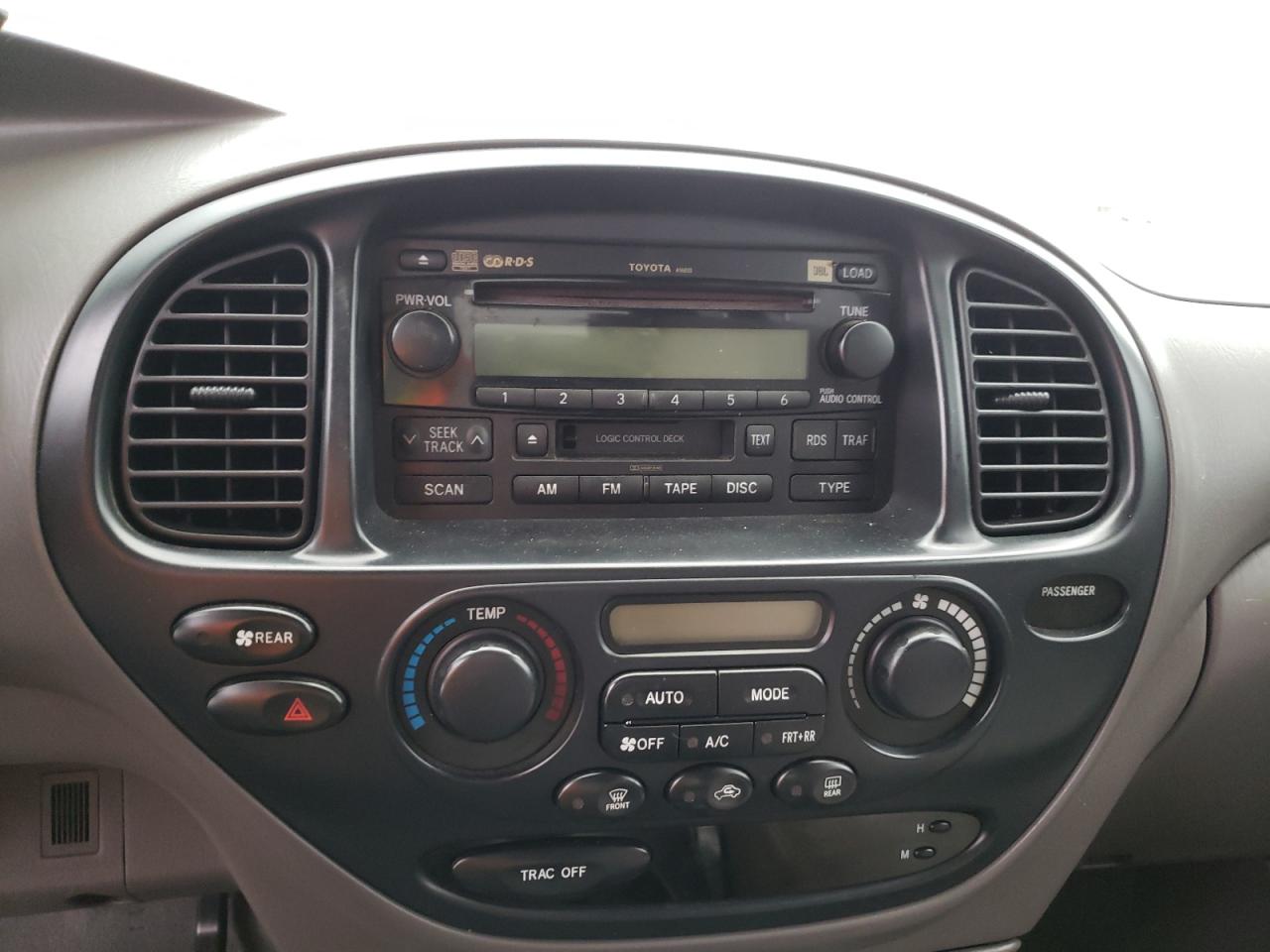 Zdjęcie 9 z aukcji – 2003 TOYOTA SEQUOIA SR z VIN 5TDZT34A13S178729