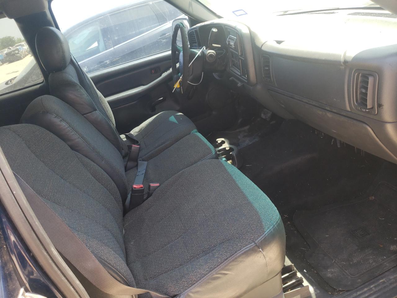 Photo 18 from auction – 2002 CHEVROLET SILVERADO with VIN 2GCEC19V221162642