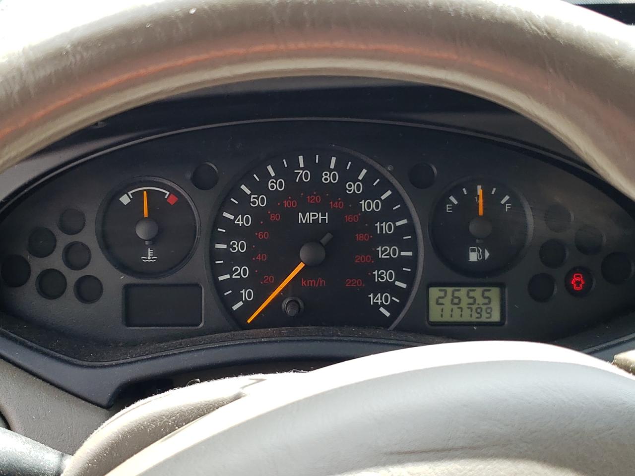 Photo 8 from auction – 2003 FORD FOCUS SE C with VIN 1FAFP34ZX3W293915