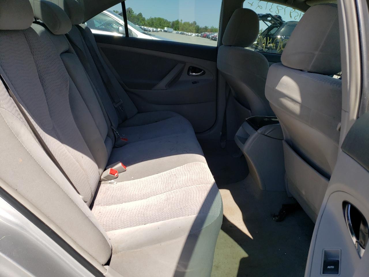 Photo 6 from auction – 2011 TOYOTA CAMRY BASE with VIN 4T1BF3EK1BU610094
