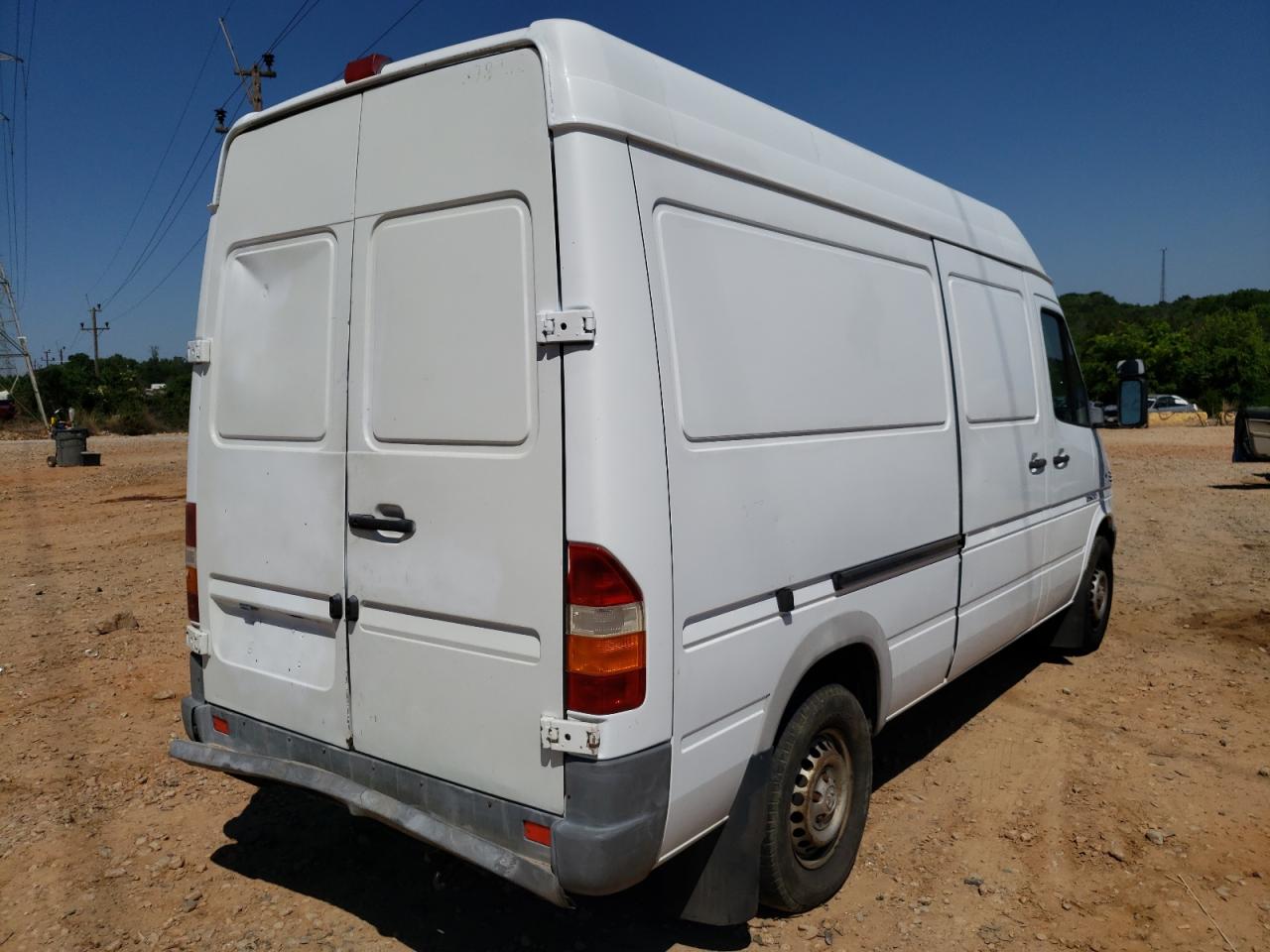 Photo 4 from auction – 2005 SPRINTER 2500 SPRIN with VIN WD2PD644255731735