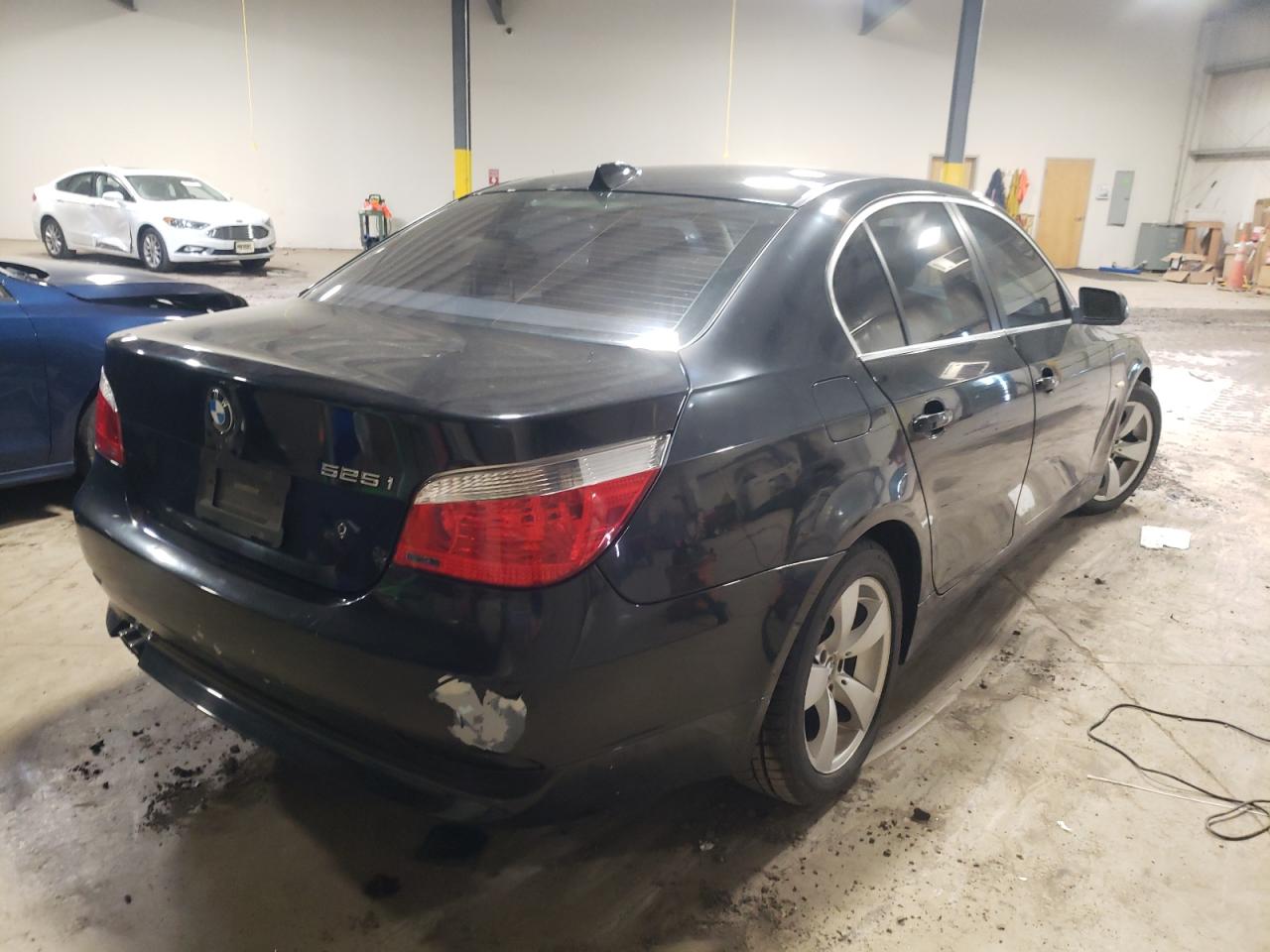Photo 4 from auction – 2007 BMW 525 I with VIN WBANE53577CW60358