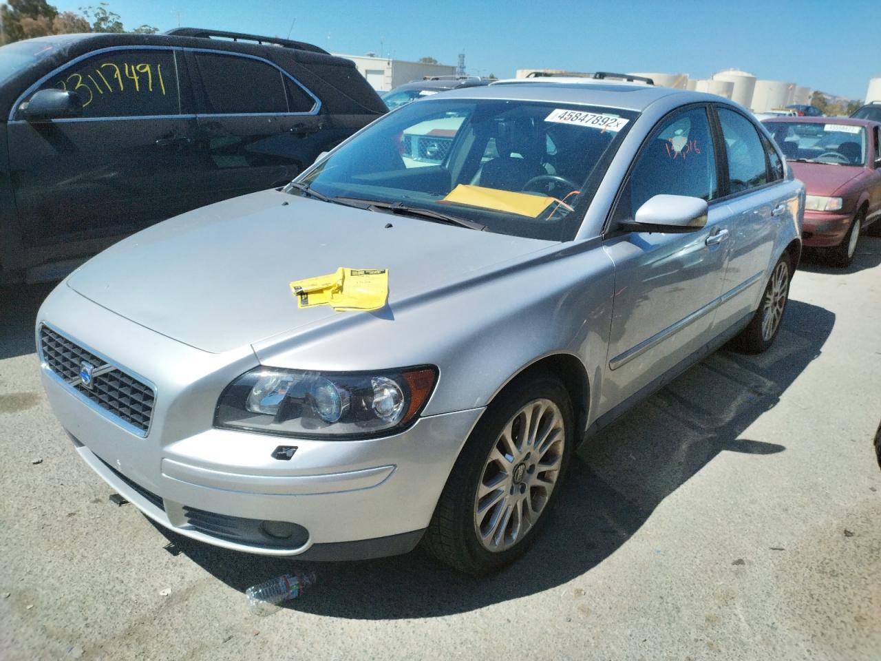 Photo 2 from auction – 2005 VOLVO S40 T5 with VIN YV1MS682752053384