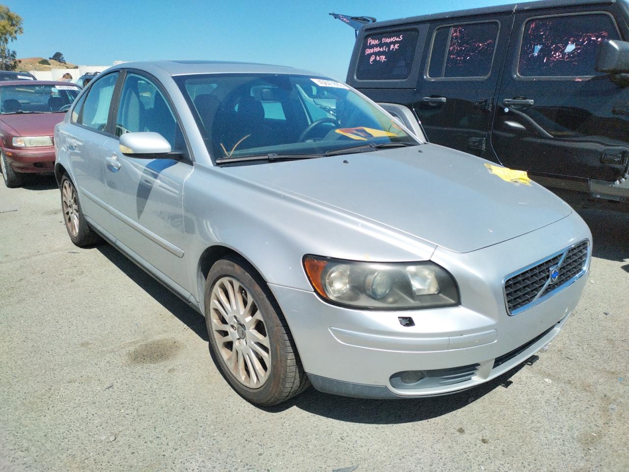 VOLVO S40 T5 2005 with VIN YV1MS682752053384 - Photo from auction