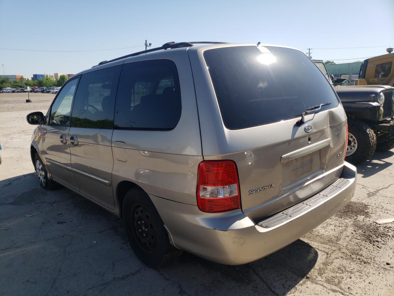 Photo 3 from auction – 2004 KIA SEDONA EX with VIN KNDUP131846573867