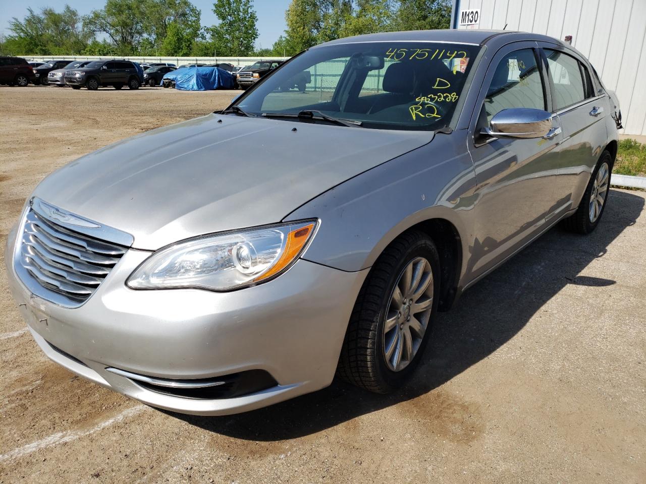 Photo 2 from auction – 2013 CHRYSLER 200 LIMITE with VIN 1C3CCBCG8DN583228