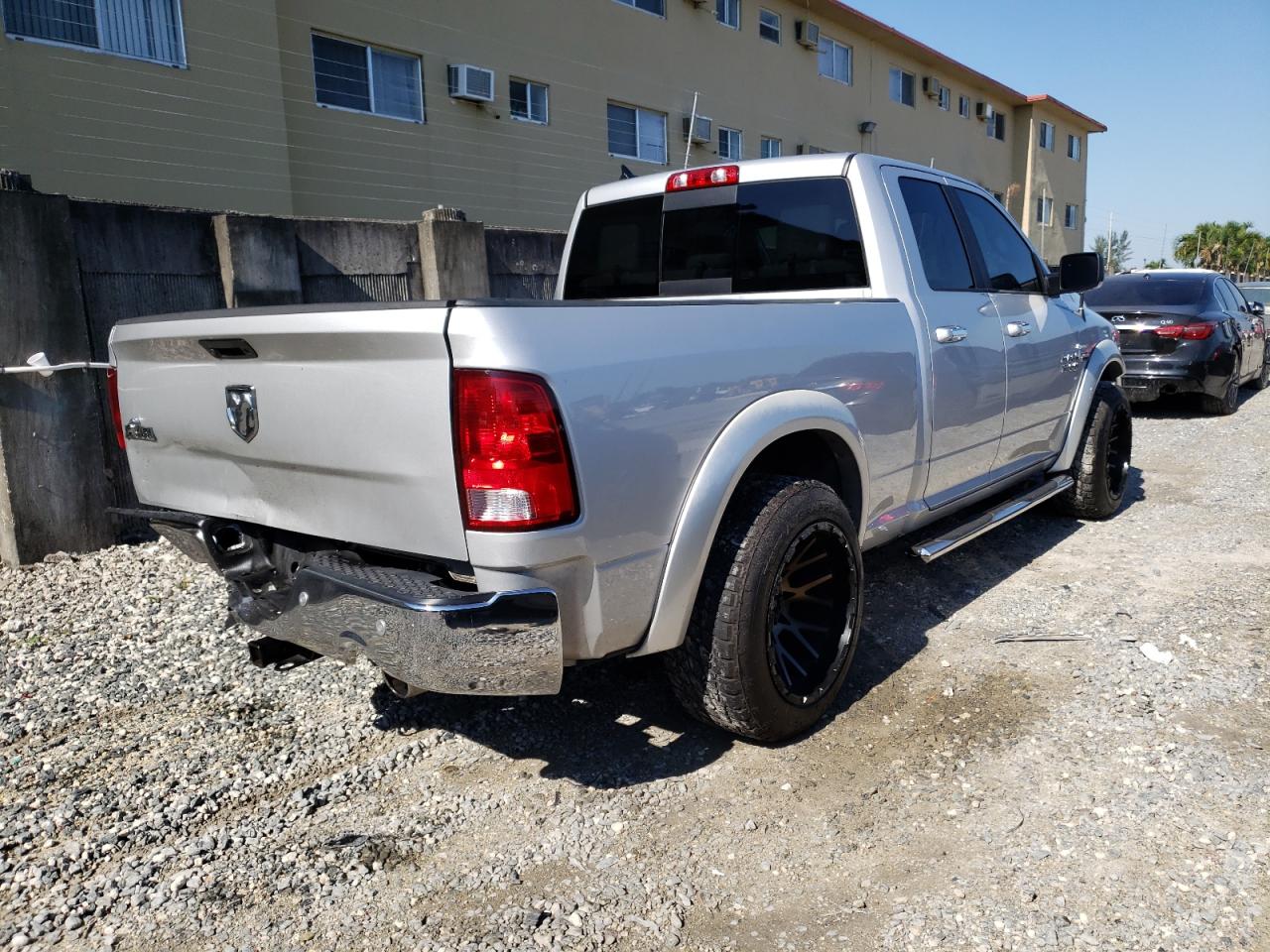 Photo 4 from auction – 2017 RAM 1500 SLT with VIN 1C6RR6GT9HS804224