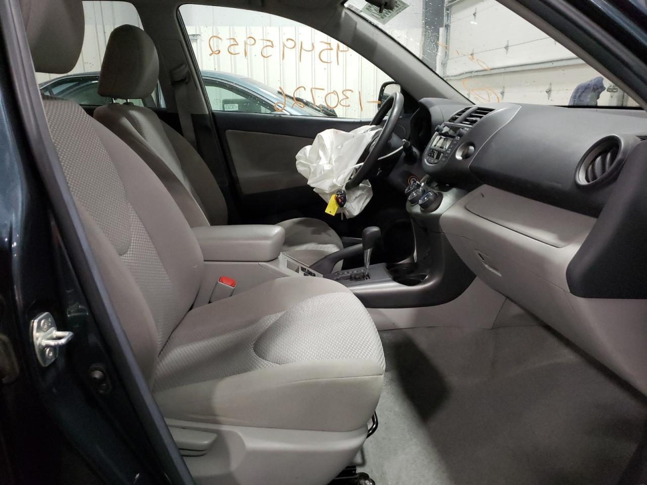 Photo 5 from auction – 2011 TOYOTA RAV4 with VIN 2T3BF4DV0BW158437