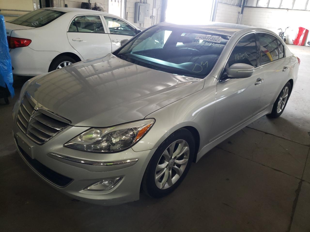 Photo 15 from auction – 2012 HYUNDAI GENESIS 3. with VIN KMHGC4DD3CU190895