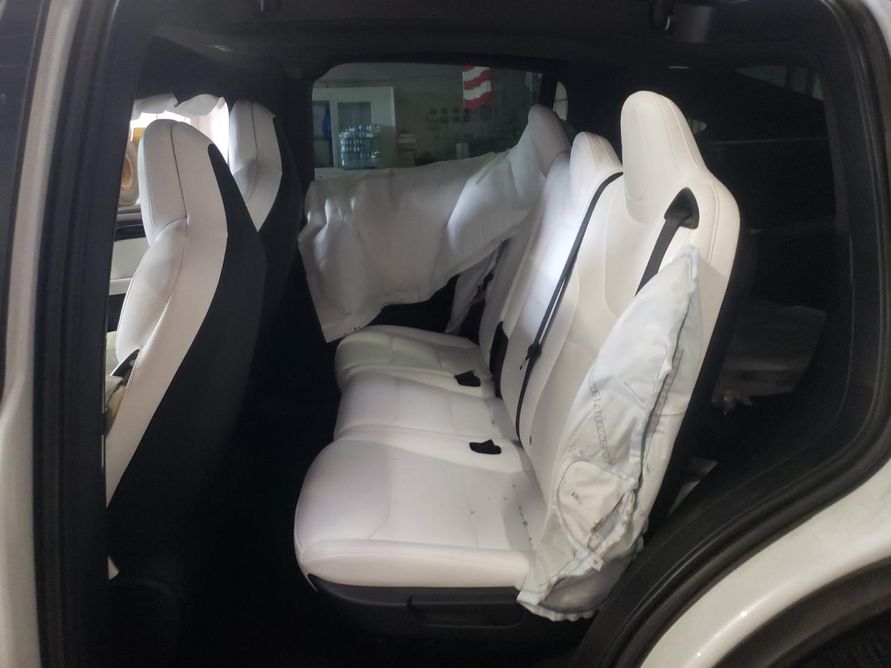 Photo 6 from auction – 2018 TESLA MODEL X with VIN 5YJXCAE23JF090642