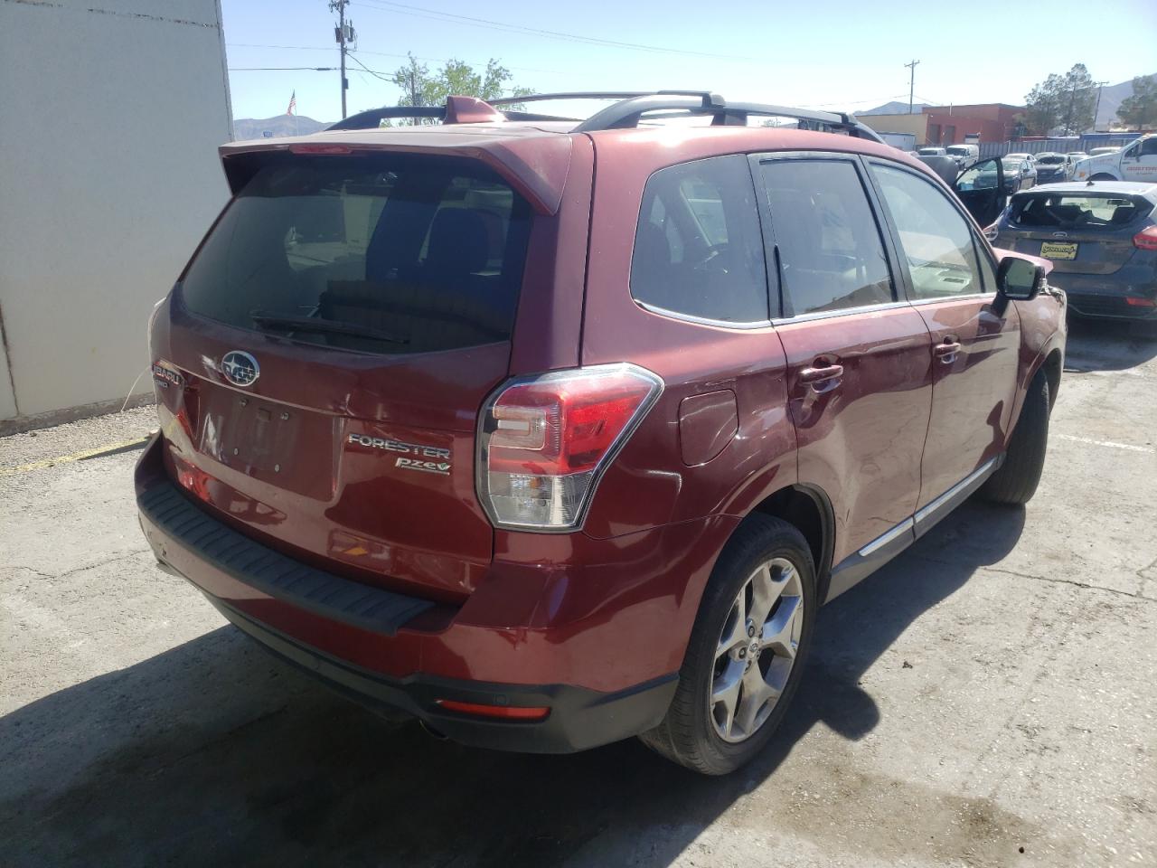 Photo 4 from auction – 2017 SUBARU FORESTER 2 with VIN JF2SJAWC2HH423352